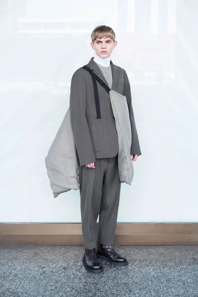 Look 11